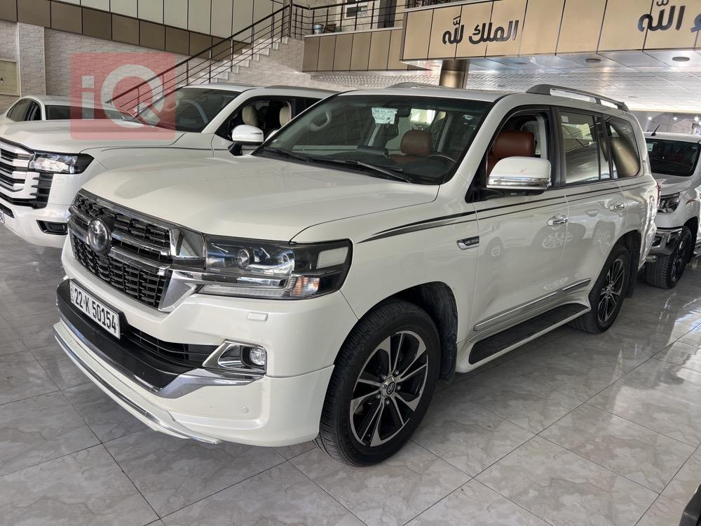 تۆیۆتا لاند کروزەر